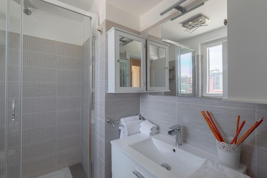 Penthouse With Jacuzzi On Private Terrace In Trastevere روما المظهر الخارجي الصورة